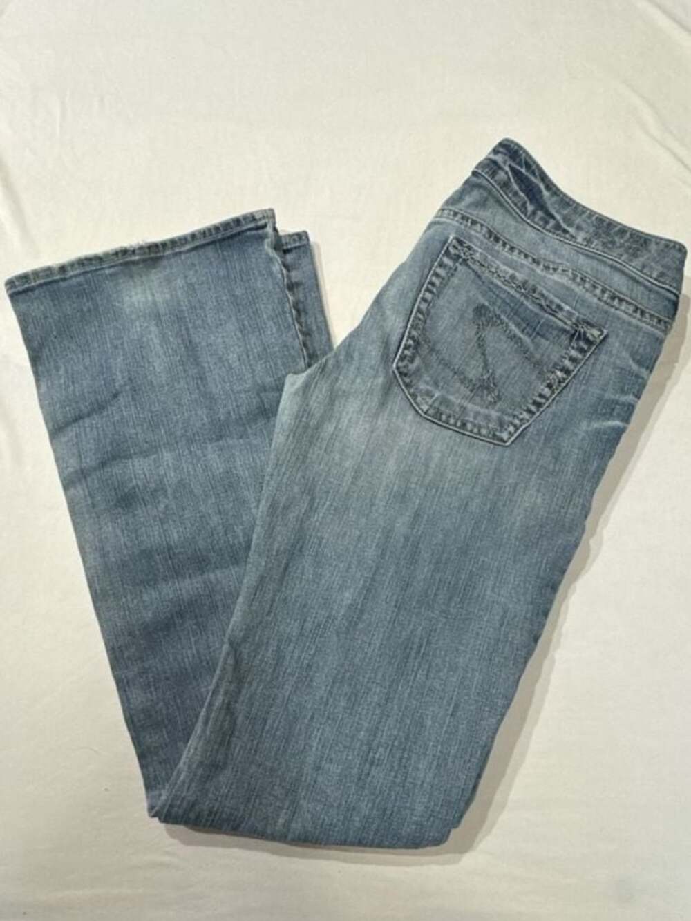 M421 Silver Jeans Co. Tina Bootcut Jeans Size 30x33